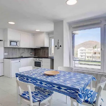 Duo First Line Sleeps 7 People Apartment Port de Pollenca