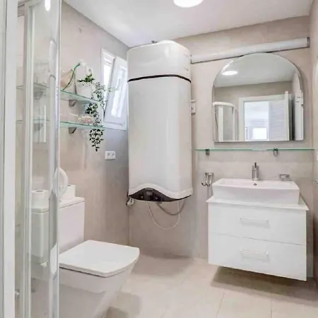 Duo First Line Sleeps 7 People Port de Pollenca